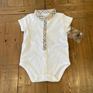 Burberry Children’s One piece Nova Check Collared Body Suit 3 Month White *flaws